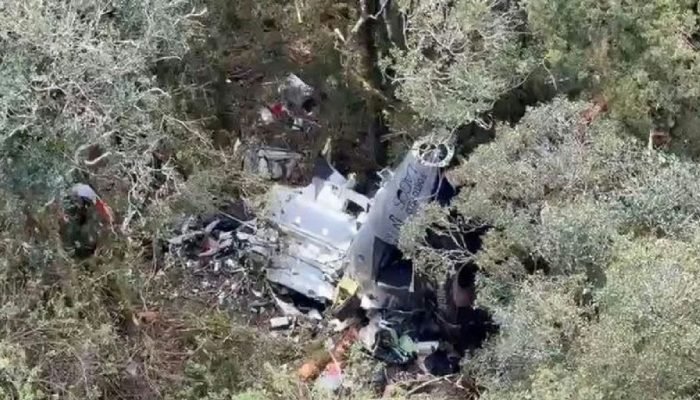 Equipes de resgate localizam destroços de helicóptero com corpo do cantor Rick em Santa Catarina
