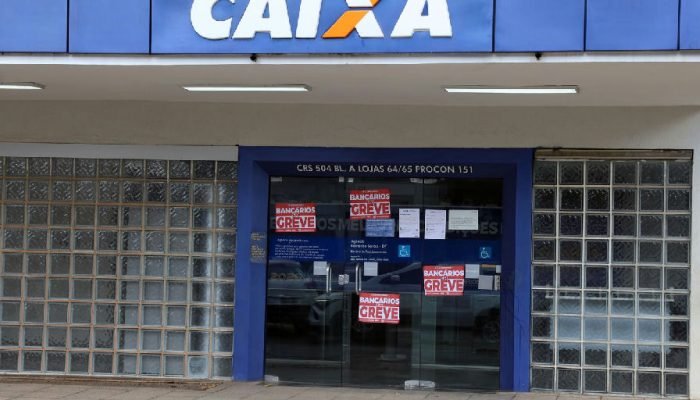 Funcionários da Caixa Econômica Federal mantêm greve após rejeitar nova proposta