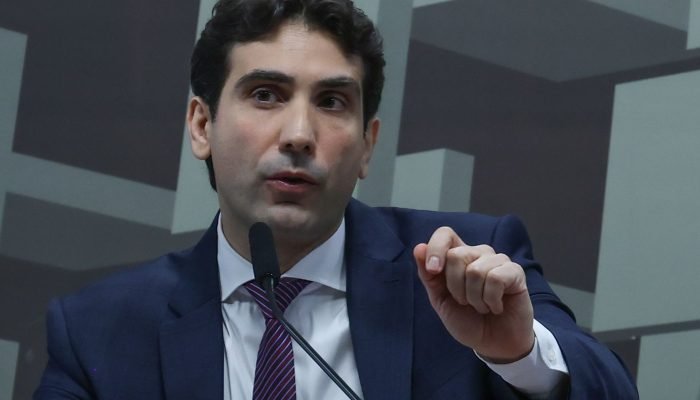 Galípolo critica pressão de empresas para uso indevido do Fundo Garantidor de Crédito