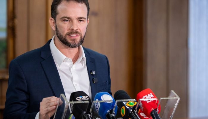 Governo federal consultará setor produtivo antes de aplicar Lei de Reciprocidade contra EUA