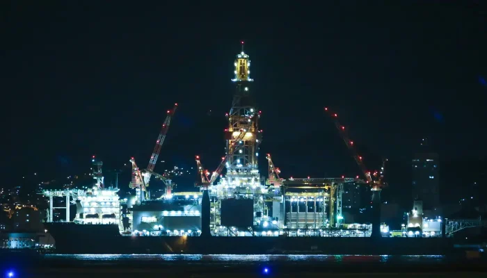 Governo mantém taxa de 12% na exportação de petróleo por 60 dias ignorando liminar judicial