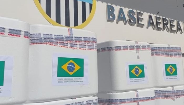 690 Mil vacinas do Brasil chegam à Venezuela em apoio após terremotos