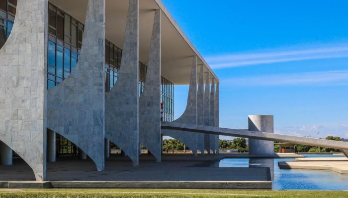 Brasil aciona Lei de Reciprocidade após tarifas dos EUA e defende soberania comercial