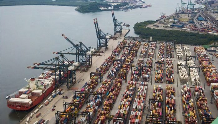 Brasil reage a novas tarifas dos EUA e ministro promete medidas contra taxação indevida