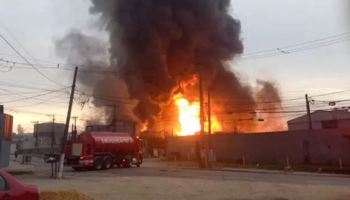 Incêndio em Itaquaquecetuba leva prefeitura a interditar entorno de fábrica de químicos