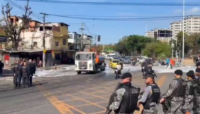 Manifestações no Rio de Janeiro: vias bloqueadas após operação policial na Mangueira