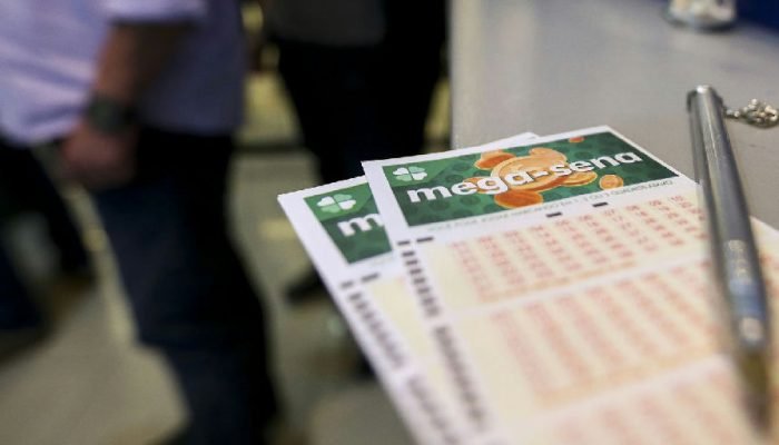 Mega-sena acumula e próximo sorteio pode pagar R$ 25 milhões; confira as dezenas