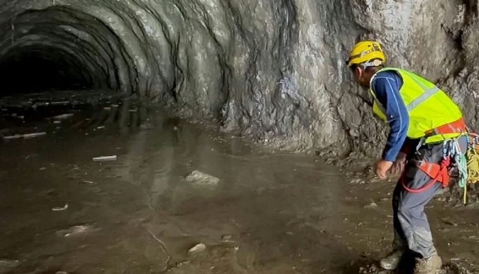 Nepal intensifica resgate de centenas presas em túneis após enchentes devastadoras no Himalaia