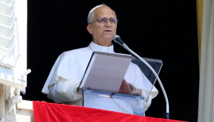 Papa Leão XIV apresenta recuperação satisfatória após cirurgia pulmonar, confirma Vaticano