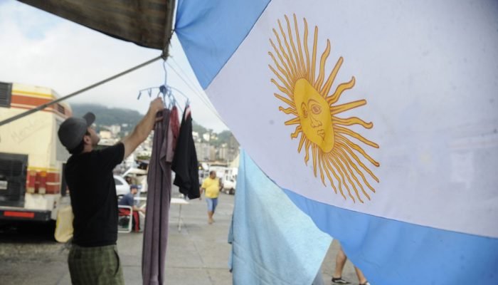 Pesquisa da UBA revela quase metade dos jovens argentinos em vulnerabilidade