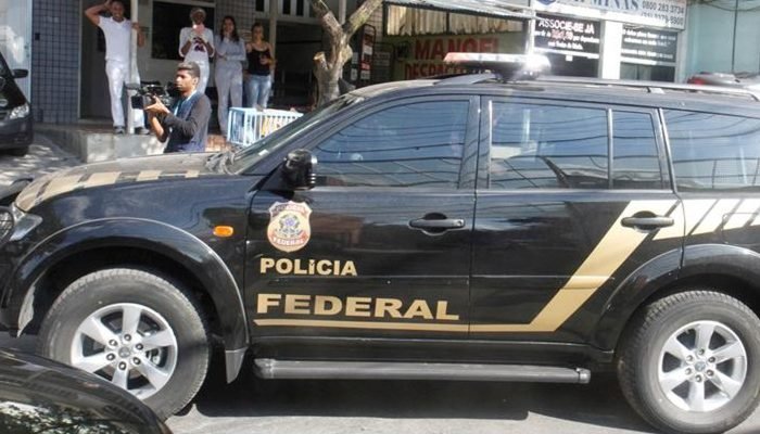 Polícia Federal mira Cláudio Castro em nova etapa da Operação Sem Refino