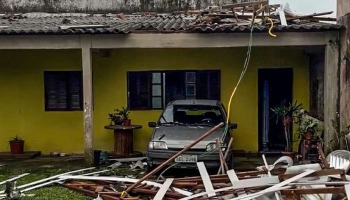 Rio Grande do Sul enfrenta devastação após temporal com quatro desaparecidos