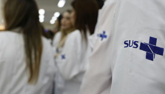 Saúde prorroga contratos de 676 médicos especialistas para fortalecer o SUS