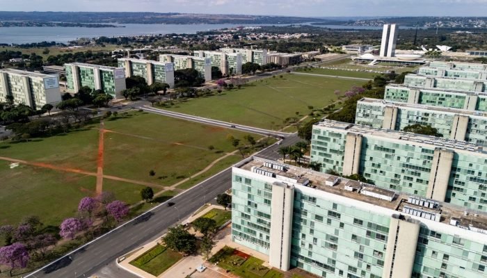 Sexta-feira terá ponto facultativo para servidores públicos antes do feriado