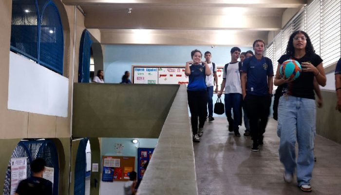 Sexta parcela do Pé-de-meia é liberada para estudantes do ensino médio