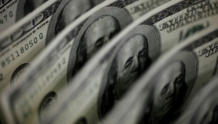 Tensão global impulsiona dólar a R$ 5,11 e petróleo, enquanto bolsa brasileira recua