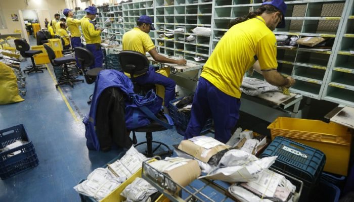 TST obriga Correios a manter 80% do efetivo em greve para garantir logística das eleições de 2026