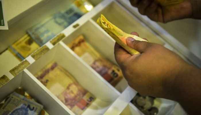 Último pagamento do abono salarial 2026 chega para 4,1 milhões de nascidos em nov/dez